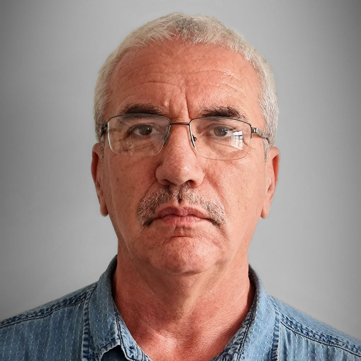 speaker photo